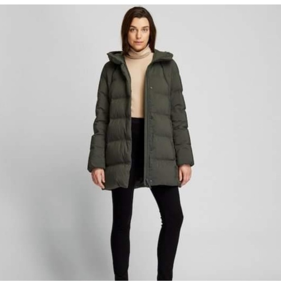 Uniqlo Women's mid length Black Puffer Coat - Picture 4 of 4
